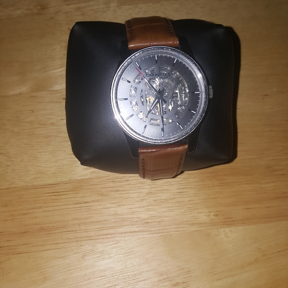 Watch - Picture 4 of 5